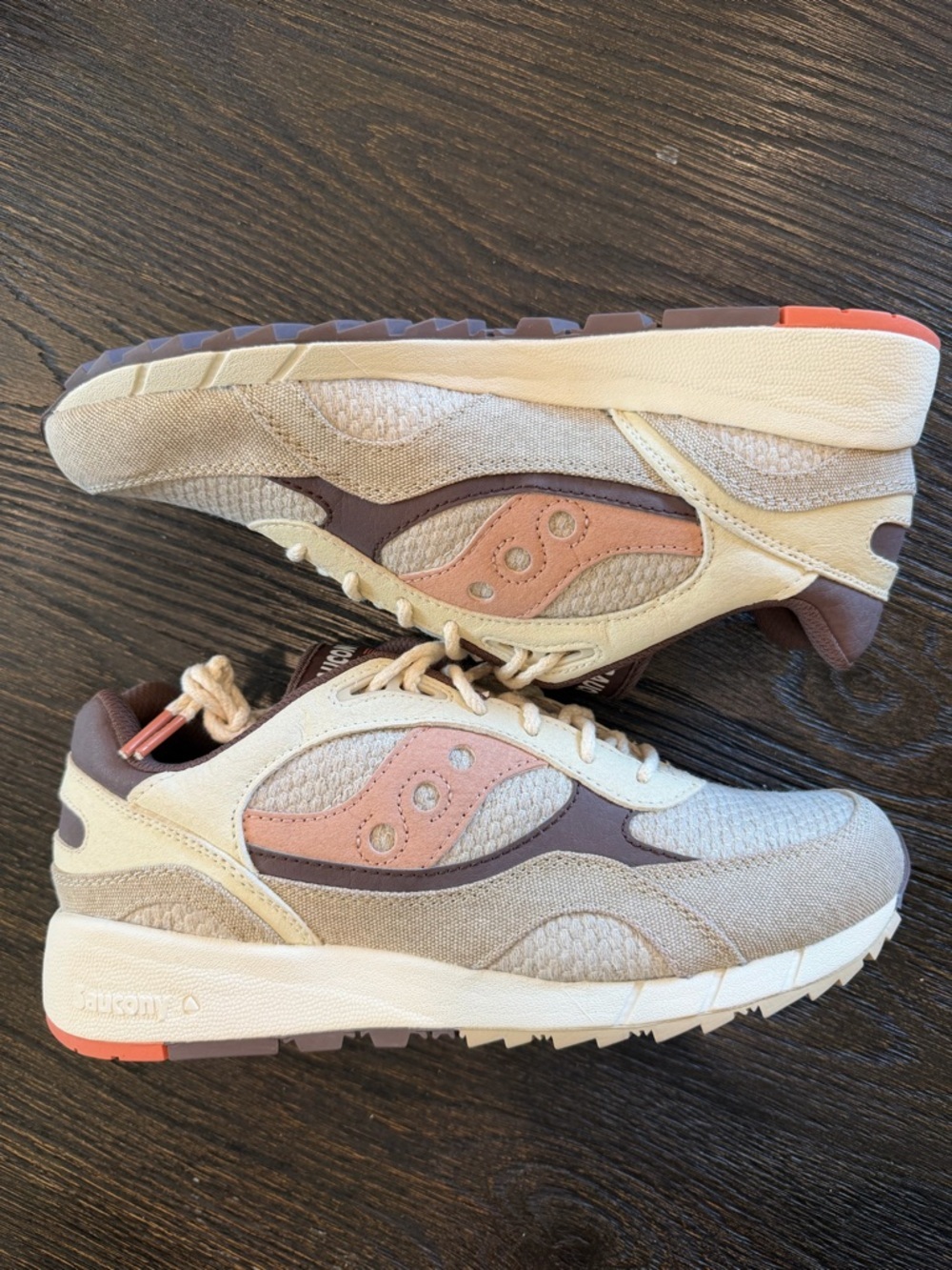 Shadow 6000 Essential Sneaker Saucony men’s size 9